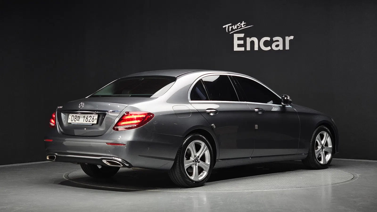 Mercedes-Benz Classe E E200 Avantgarde (W213) 2018 — photo 1 sur 35