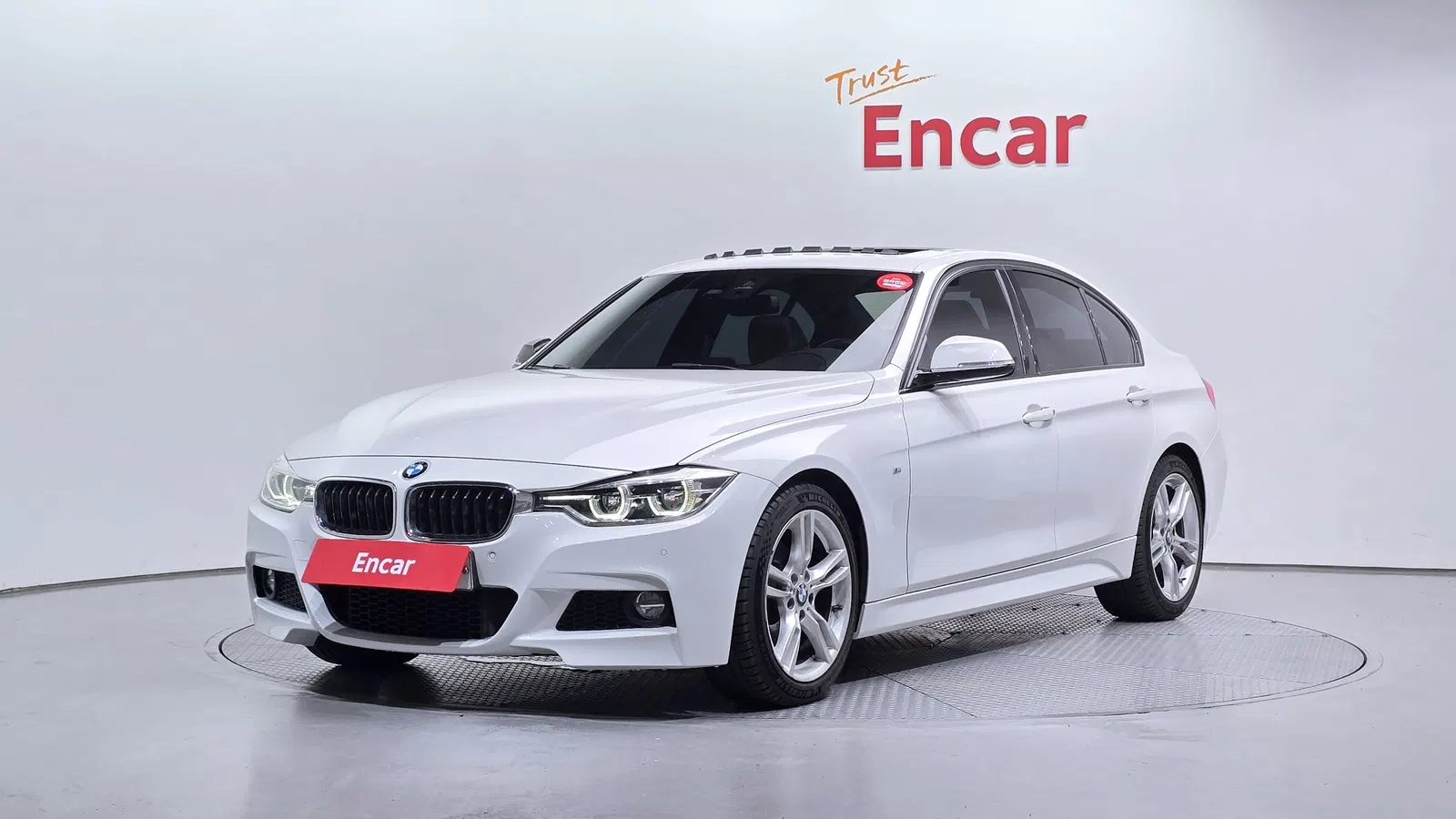 BMW Série 3 (F30) 330i M Sport 2017 — photo 1 sur 33