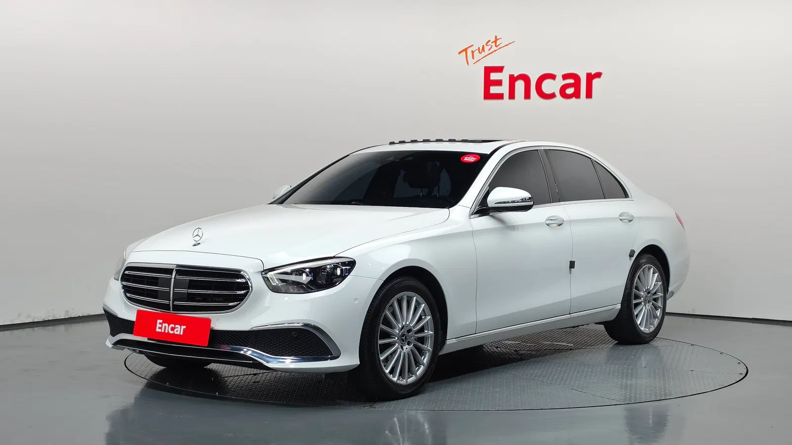 Mercedes-Benz Classe E E250 Exclusive (W213) 2021 — photo 1 sur 35