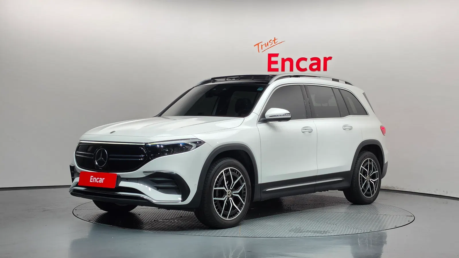 Mercedes-Benz EQB AMG Line · EQB300 4MATIC (X243) 2023 — photo 1 sur 31