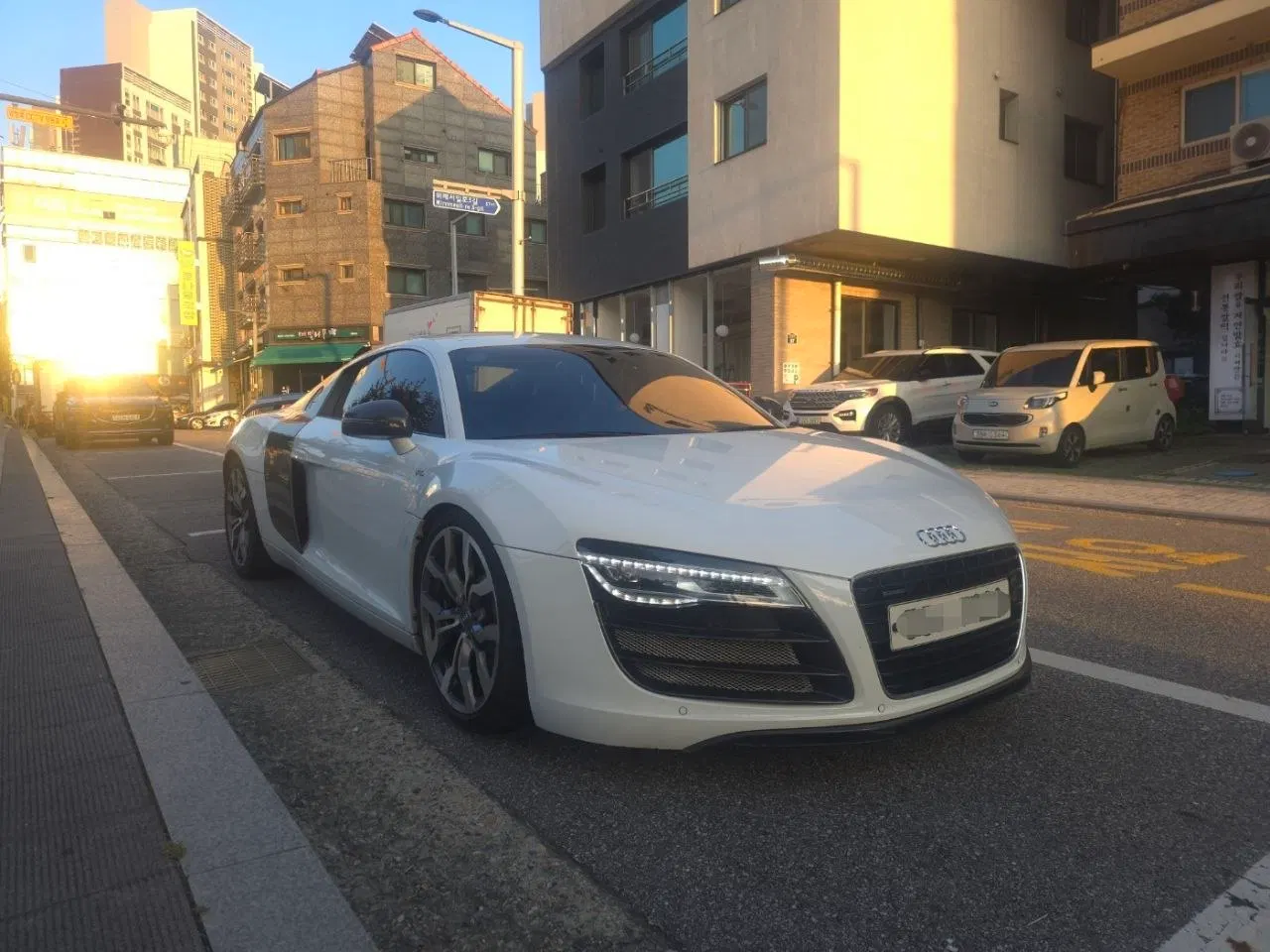 Audi R8 4.2 V8 Coupé 2008 — photo 1 sur 26