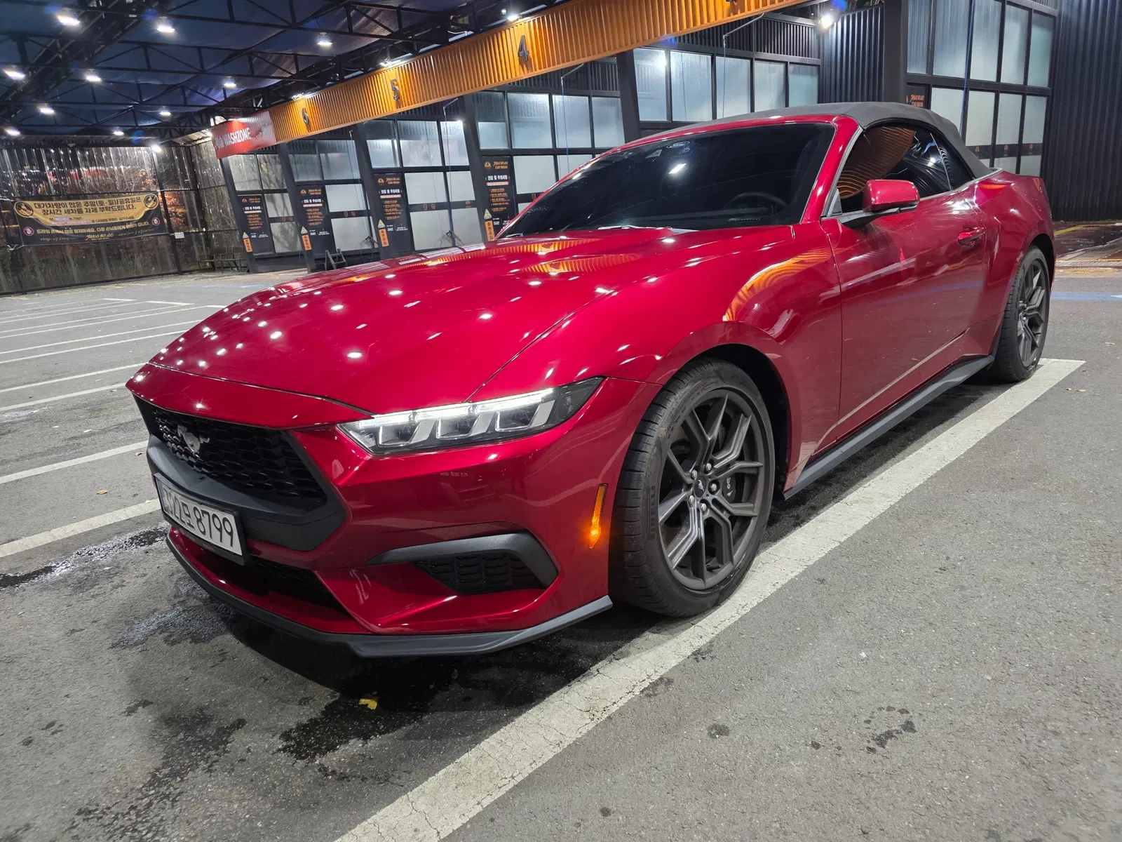 Ford Mustang 7e génération 2.3 EcoBoost Premium Convertible 2024 — photo 1 sur 25