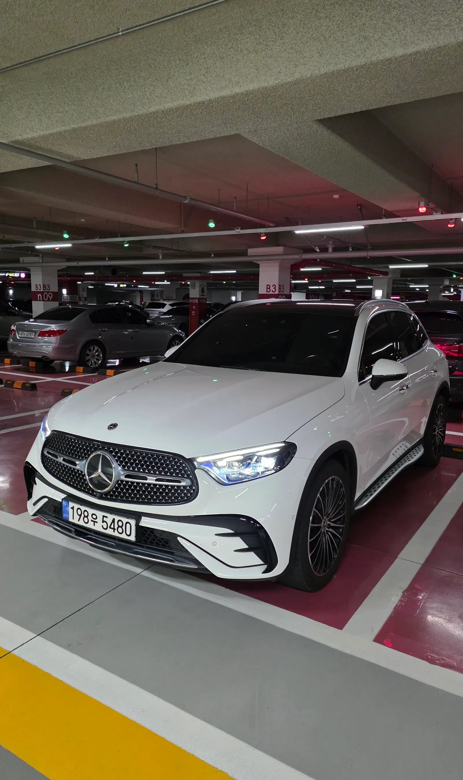 Mercedes-Benz GLC AMG Line · GLC300 4MATIC (X254) 2024 — photo 1 sur 10