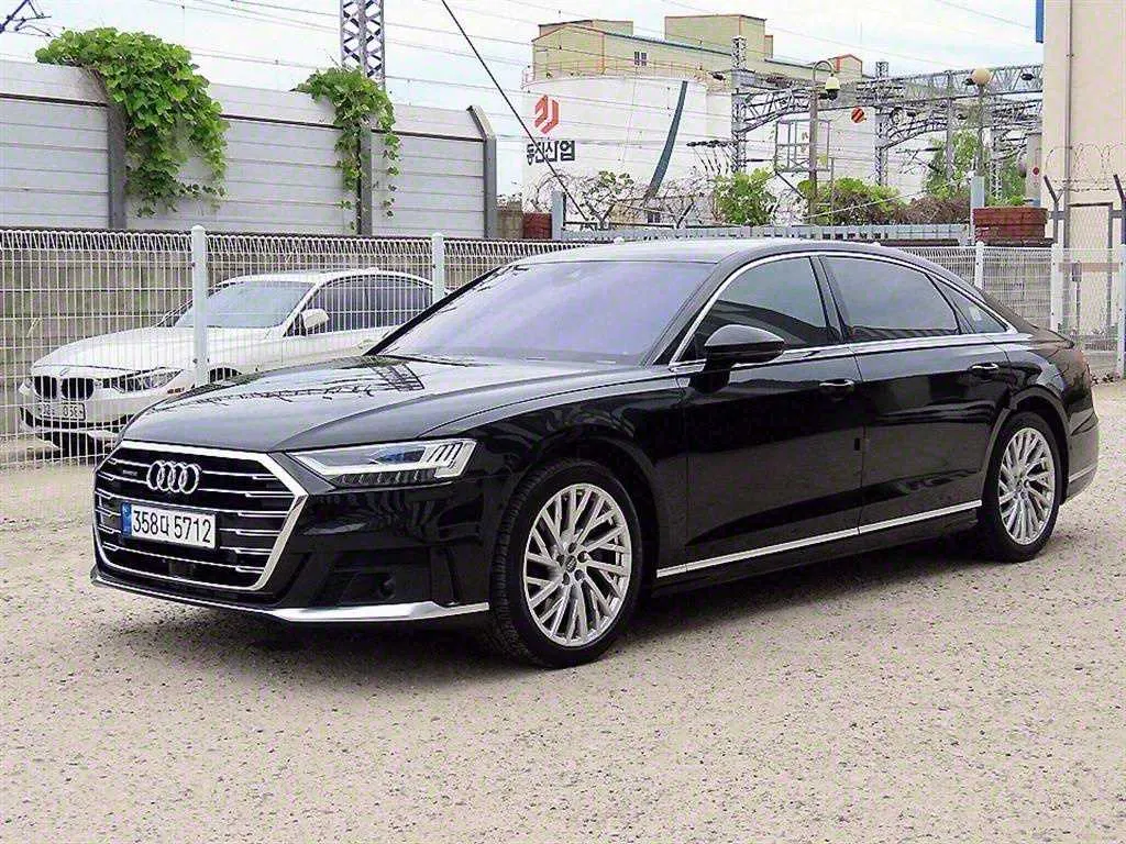 Audi A8 (D5) 55 TFSI Quattro LWB 2020 — photo 1 sur 26