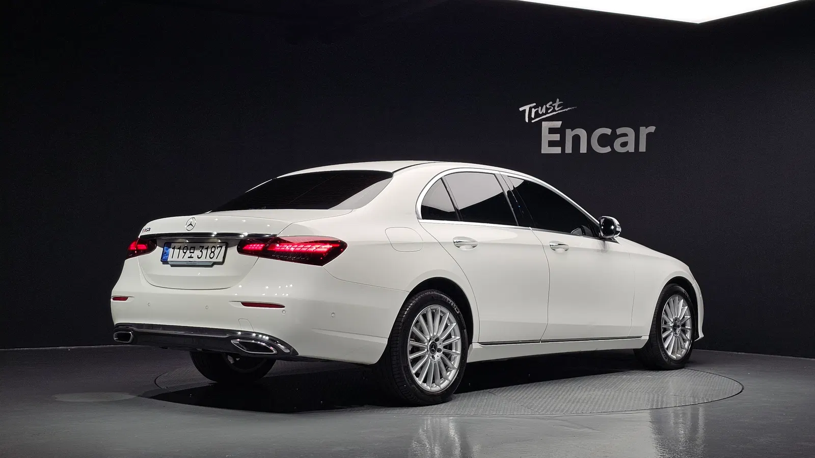 Mercedes-Benz Classe E E250 Exclusive (W213) 2023 — photo 1 sur 34