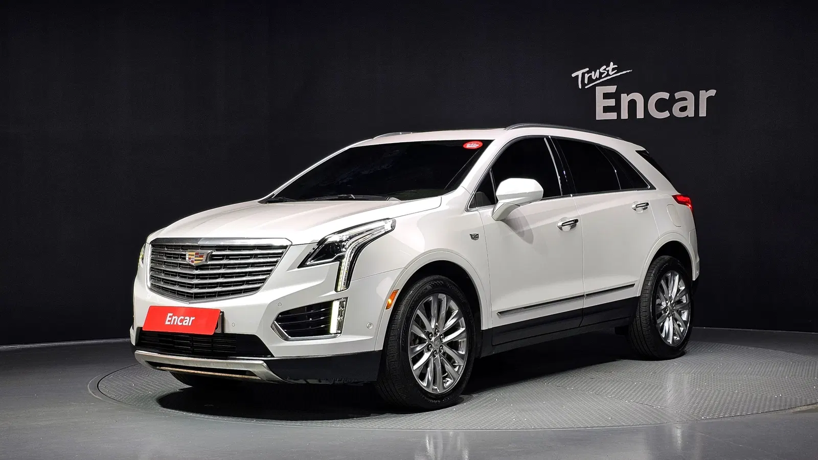 Cadillac XT5 3.6 Platinum AWD 2018 — photo 1 sur 34