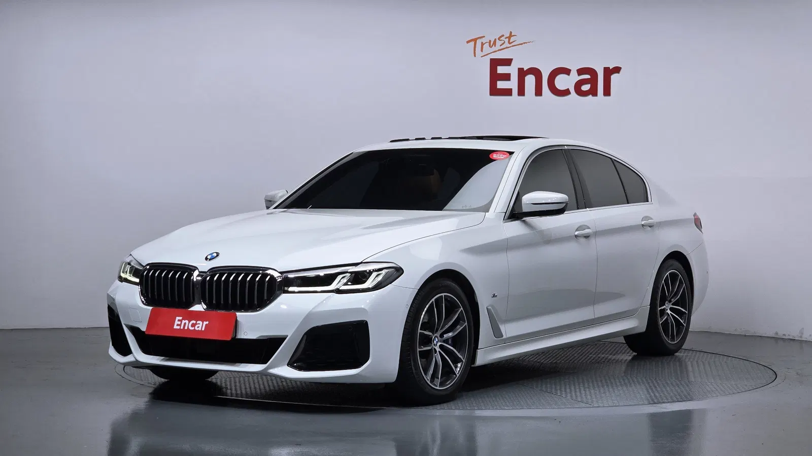 BMW Série 5 (G30) 520i M Sport 2023 — photo 1 sur 26