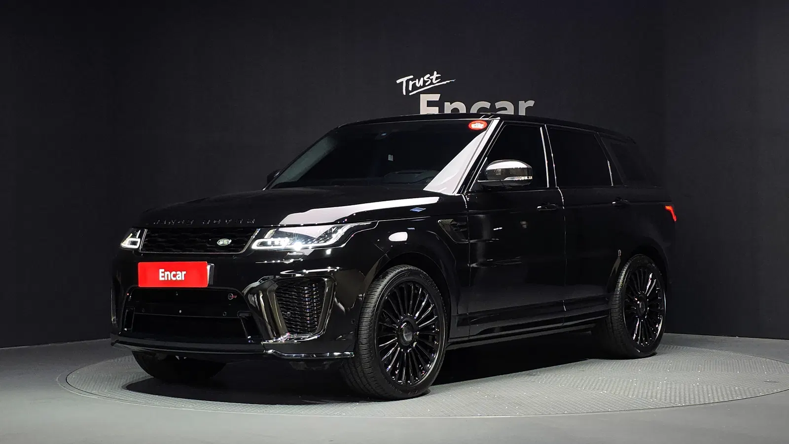 Land Rover Range Rover Sport 2e génération 5.0 SVR 2019 — photo 1 sur 33