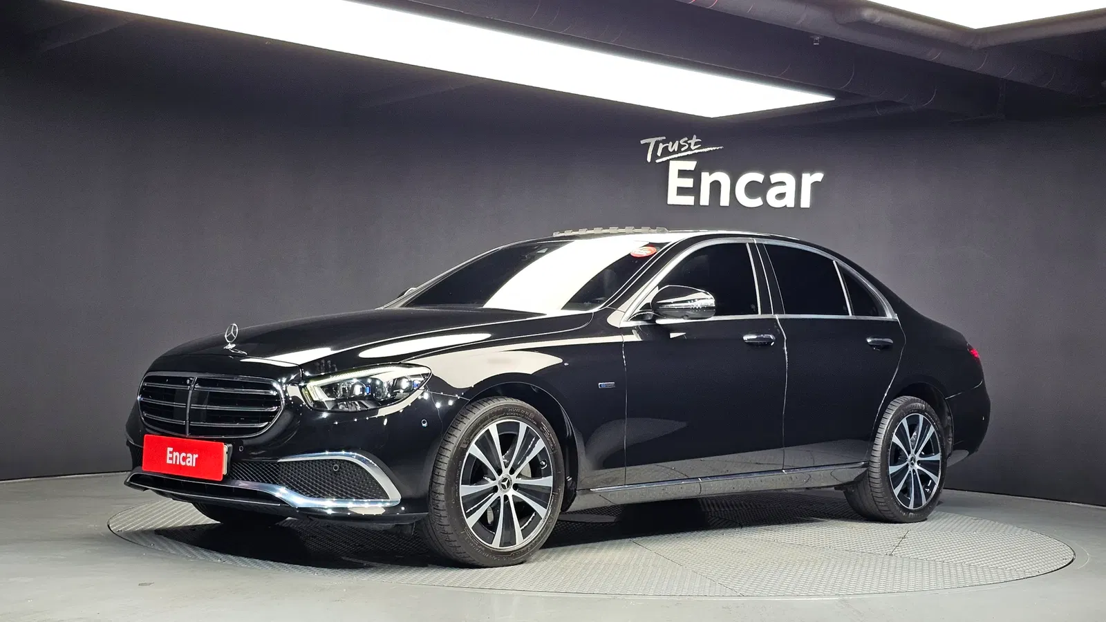 Mercedes-Benz Classe E E300e 4MATIC Exclusive (W213) 2021 — photo 1 sur 20
