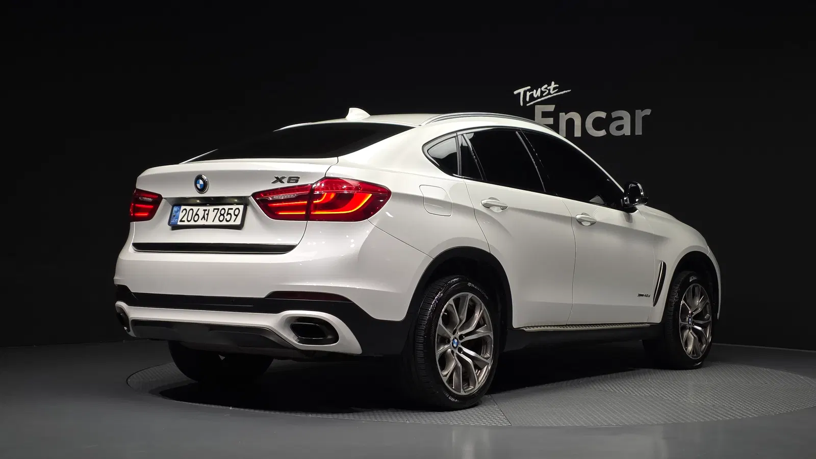 BMW X6 (F16) xDrive 40d 2016 — photo 1 sur 31