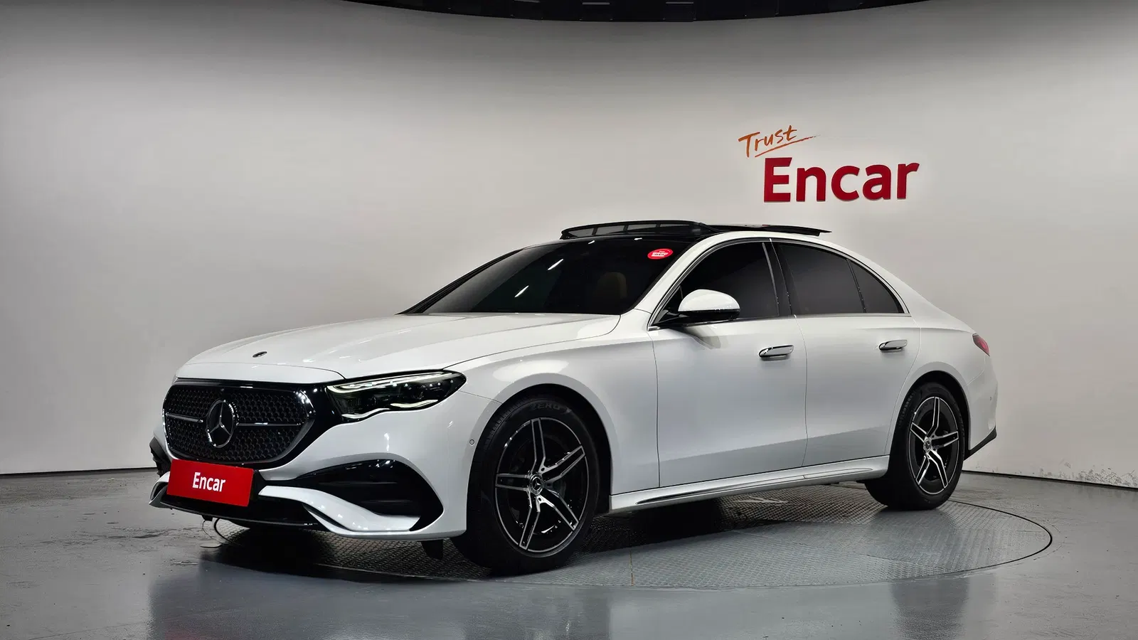 Mercedes-Benz Classe E AMG Line · E300 4MATIC (W214) 2025 — photo 1 sur 40