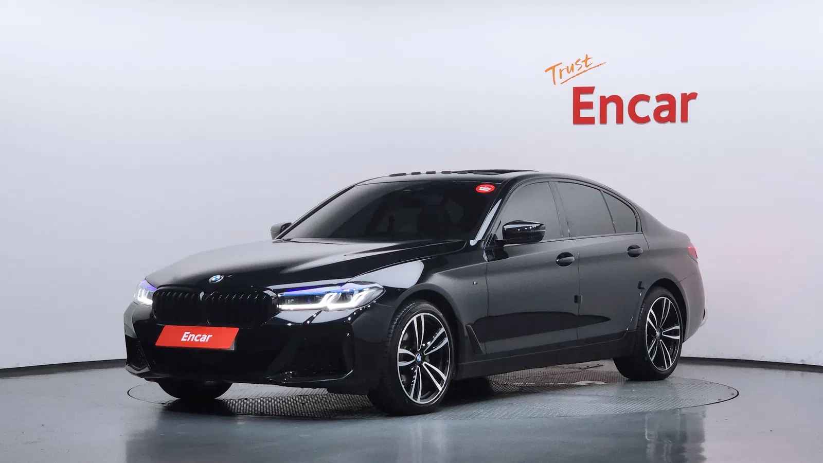 BMW Série 5 (G30) 520i Luxury 2020 — photo 1 sur 32