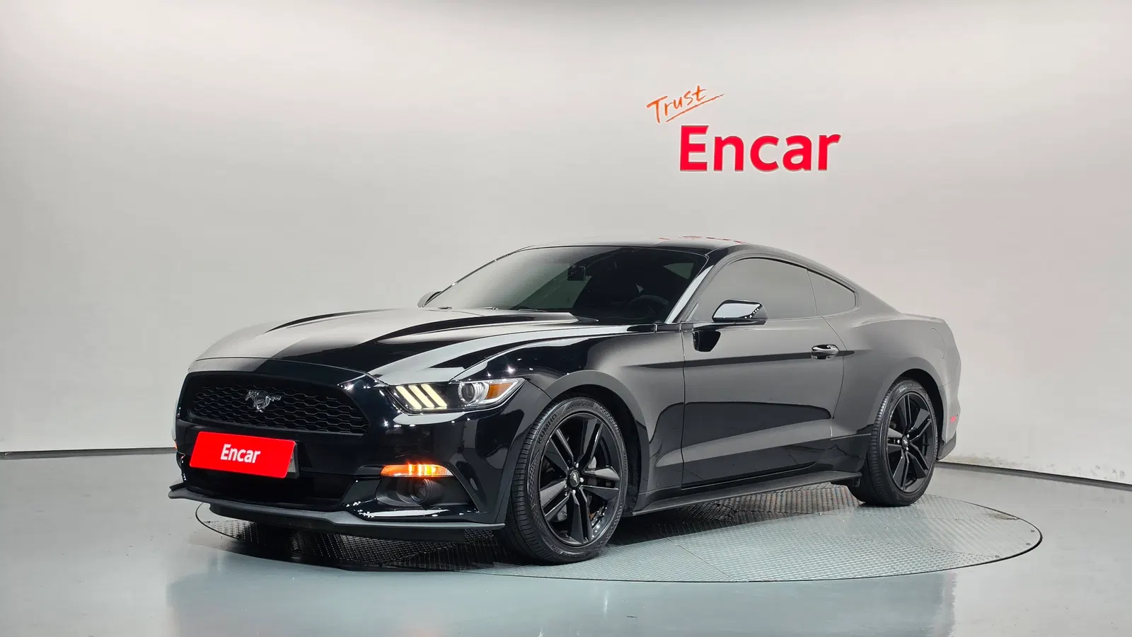 Ford Mustang Coupé 2017 — photo 1 sur 20