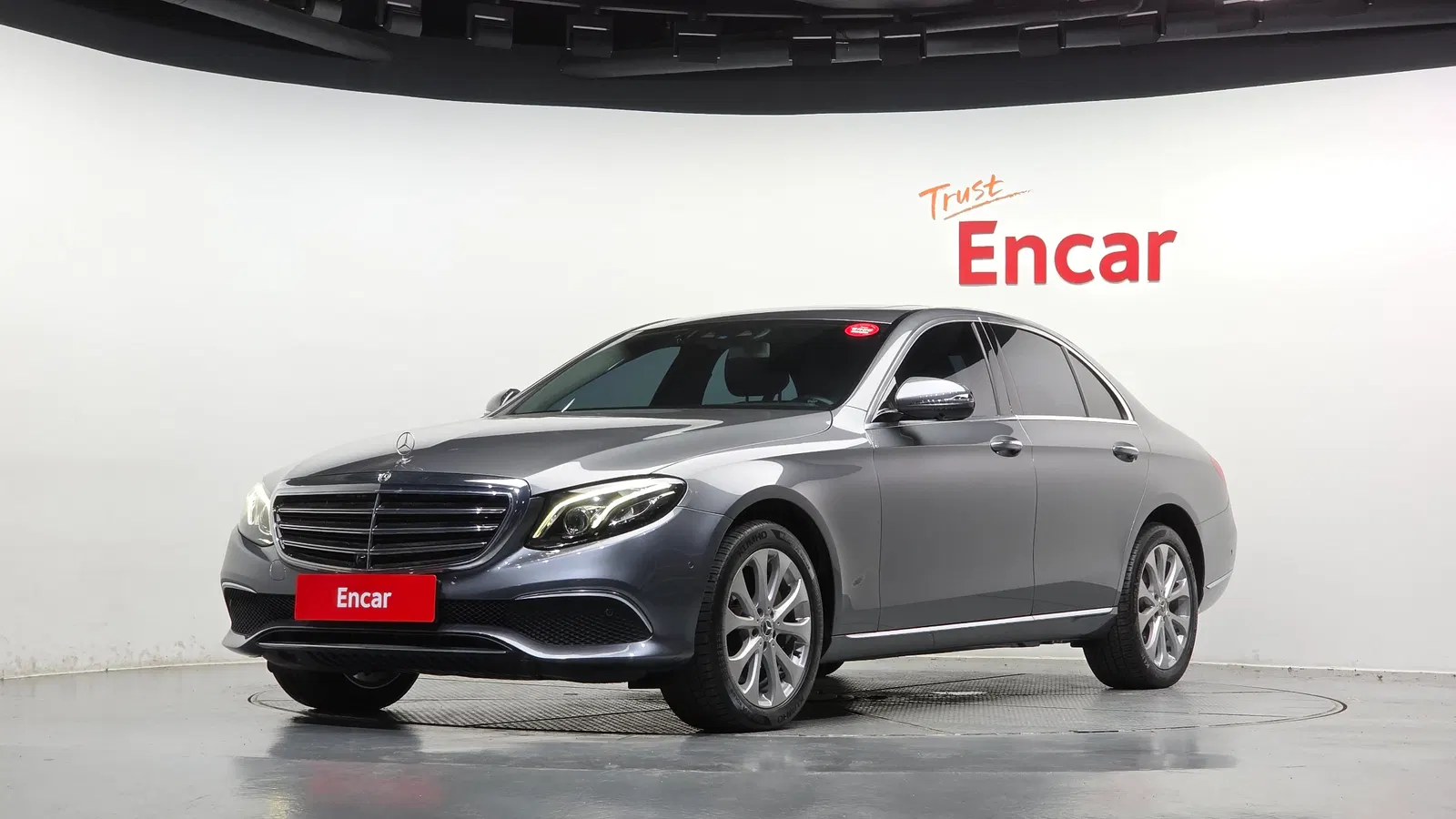 Mercedes-Benz Classe E E300 4MATIC Exclusive (W213) 2018 — photo 1 sur 20