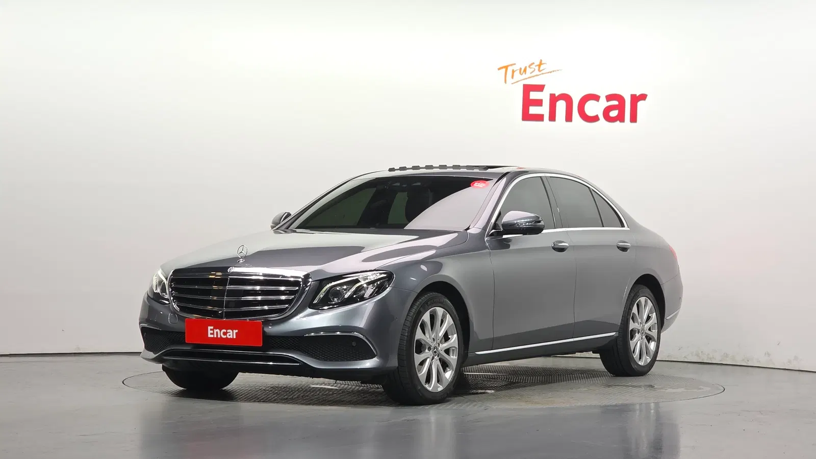 Mercedes-Benz Classe E E300 4MATIC Exclusive (W213) 2020 — photo 1 sur 20