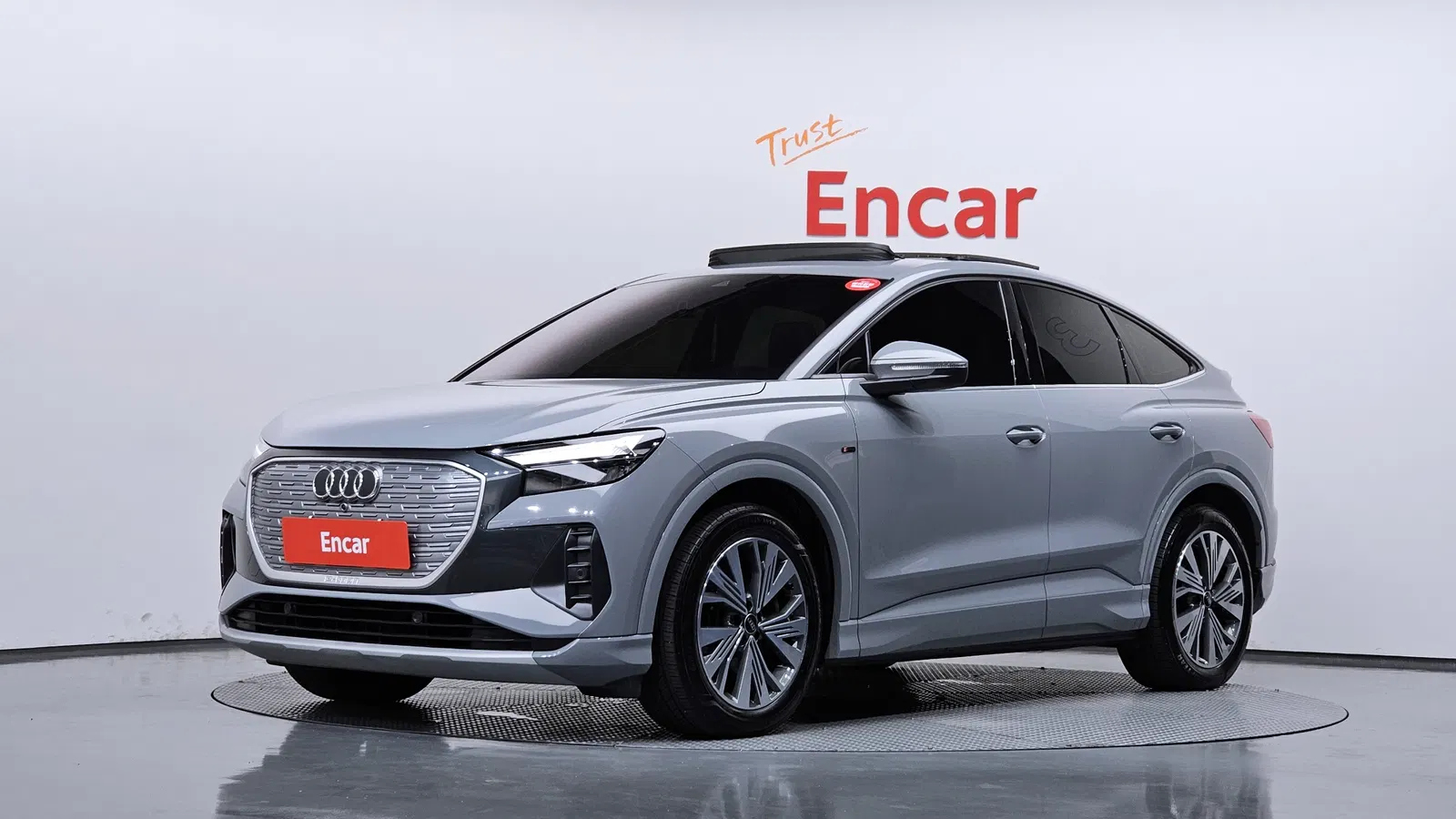 Audi Q4 e-tron (F4) 40 Sportback 2023 — photo 1 sur 20