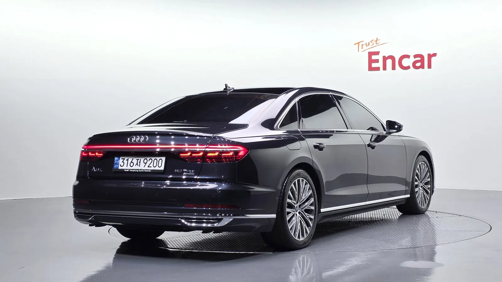 Audi A8 (D5) 60 TFSI Quattro LWB 2021 — photo 1 sur 35