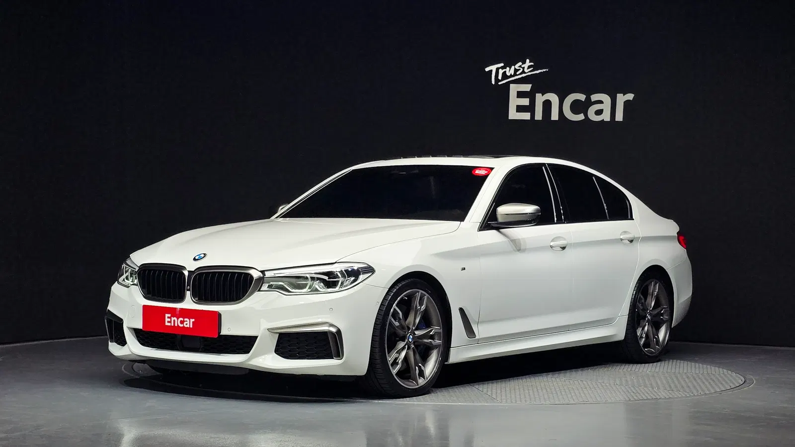 BMW Série 5 (G30) M550d xDrive 2019 — photo 1 sur 37