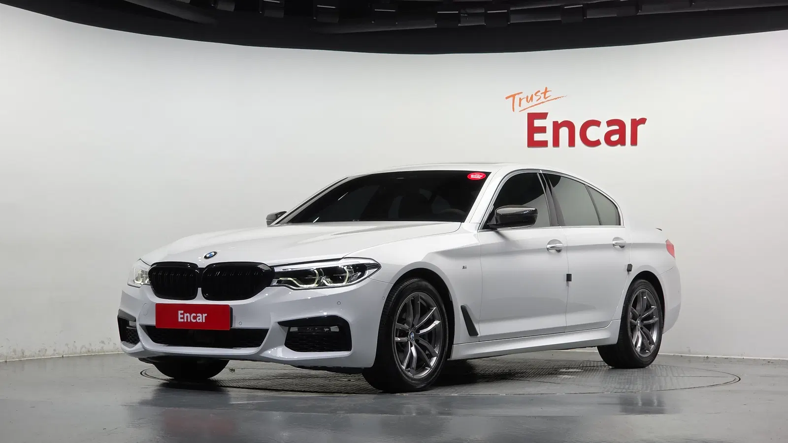BMW Série 5 (G30) 530i M Sport 2018 — photo 1 sur 32