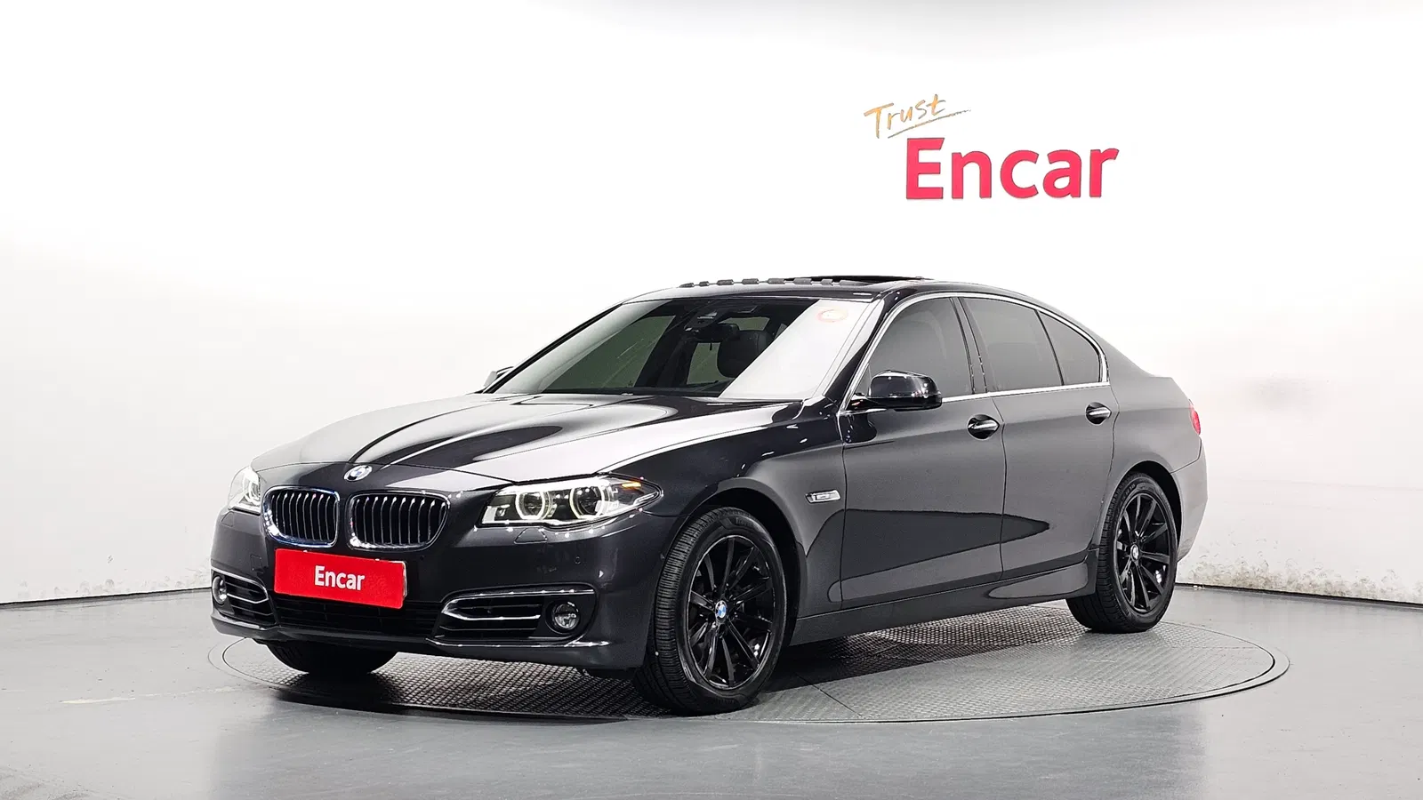 BMW Série 5 (F10) 528i Luxury 2014 — photo 1 sur 26