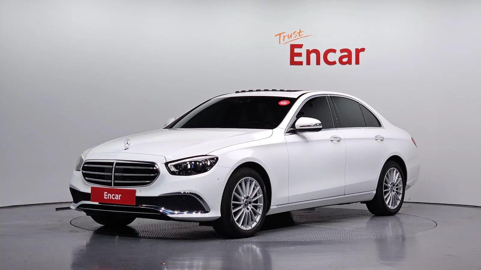 Mercedes-Benz Classe E E250 Exclusive (W213) 2021 — photo 1 sur 33