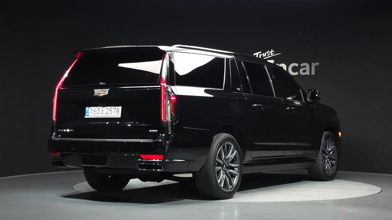 Cadillac Escalade 5e génération 6.2 ESV 2023 — photo 1 sur 34