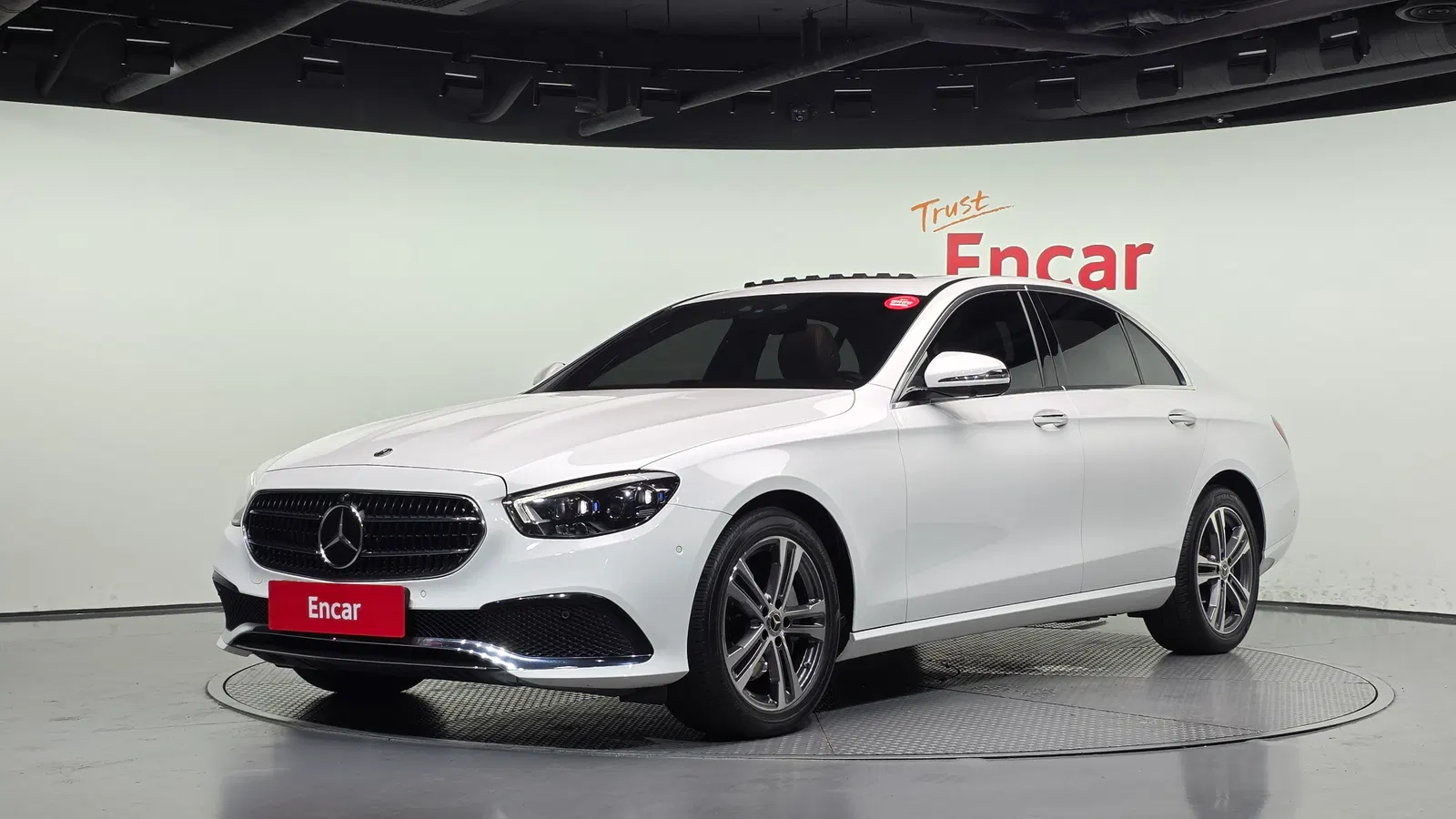 Mercedes-Benz Classe E E350 4MATIC Avantgarde (W213) 2022 — photo 1 sur 34