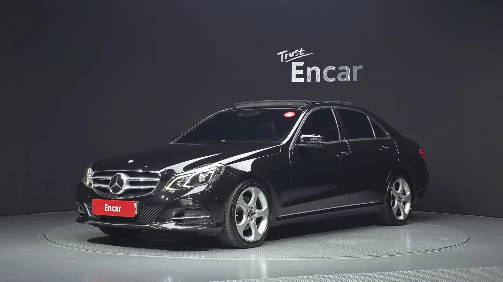 Mercedes-Benz Classe E E350 4MATIC Avantgarde (W212) 2014 — photo 1 sur 20