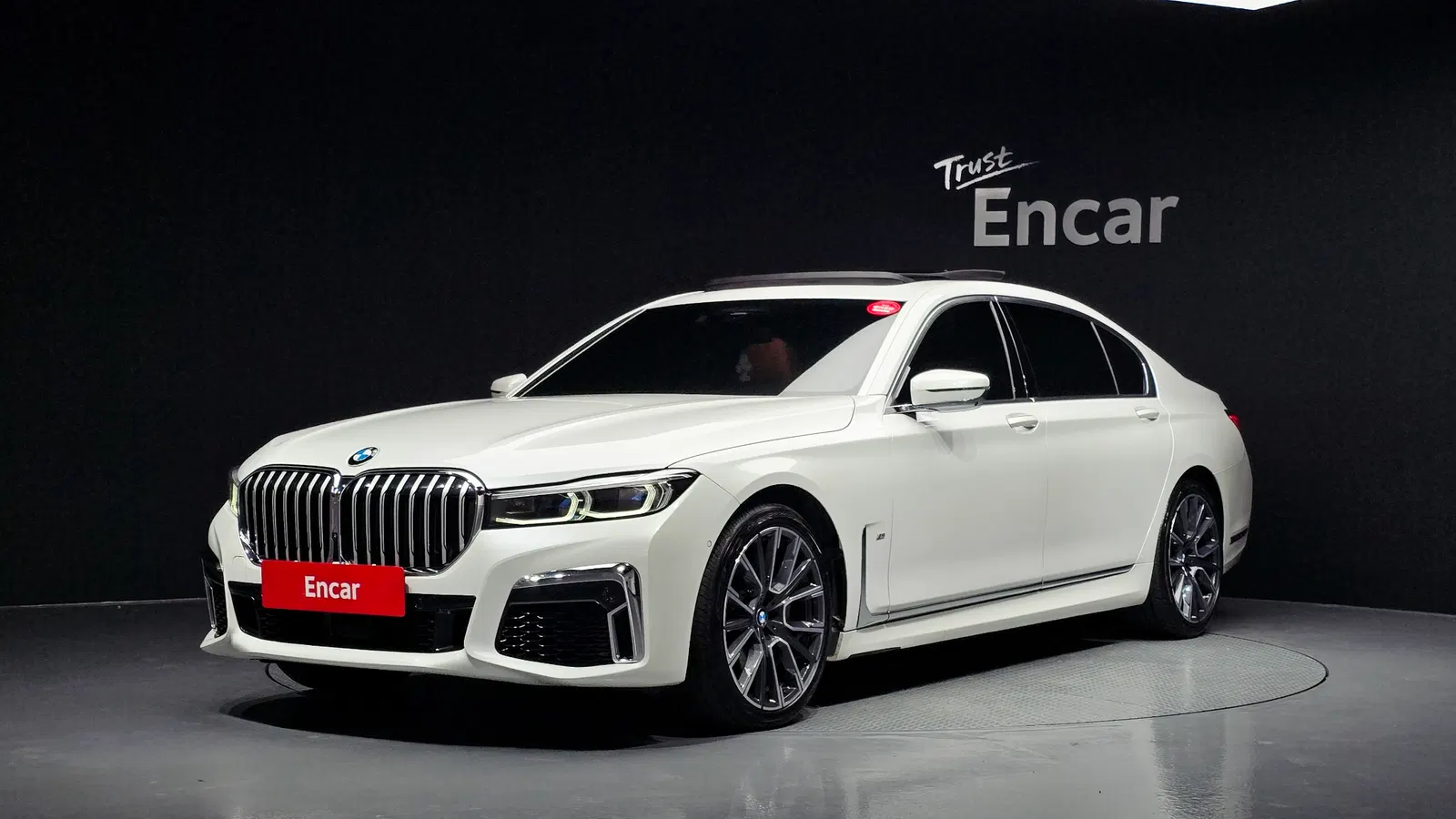 BMW Série 7 (G11) 740Li xDrive M Sport 2021 — photo 1 sur 26
