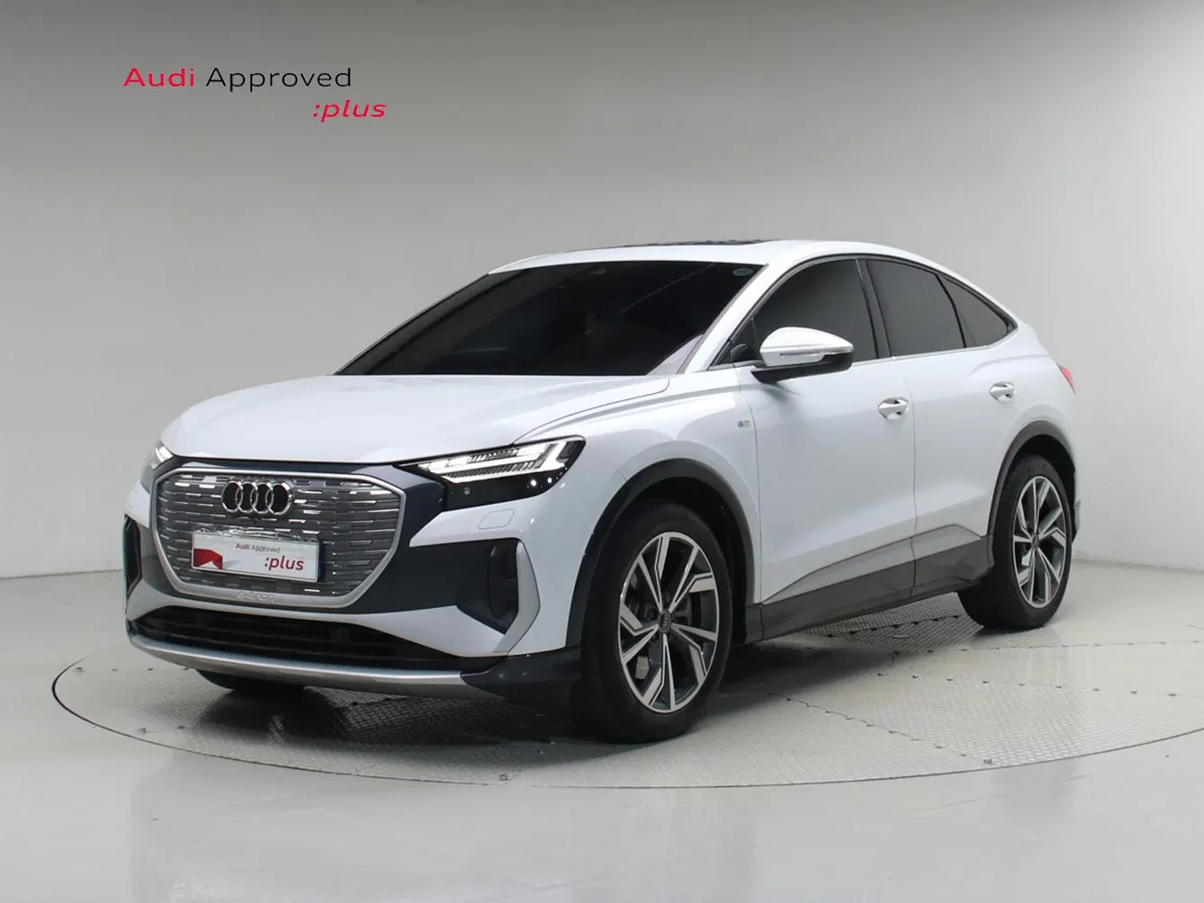 Audi Q4 e-tron (F4) 40 Premium Sportback 2023 — photo 1 sur 26