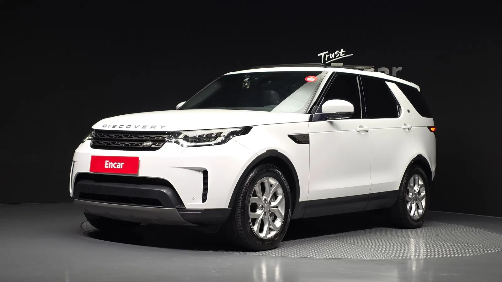 Land Rover Discovery 5 3.0 SD6 SE 2019 — photo 1 sur 20