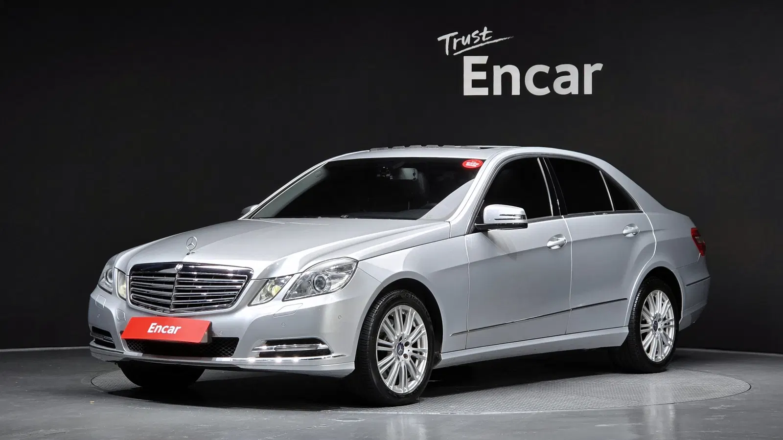 Mercedes-Benz Classe E E300 Elegance (W212) 2011 — photo 1 sur 20
