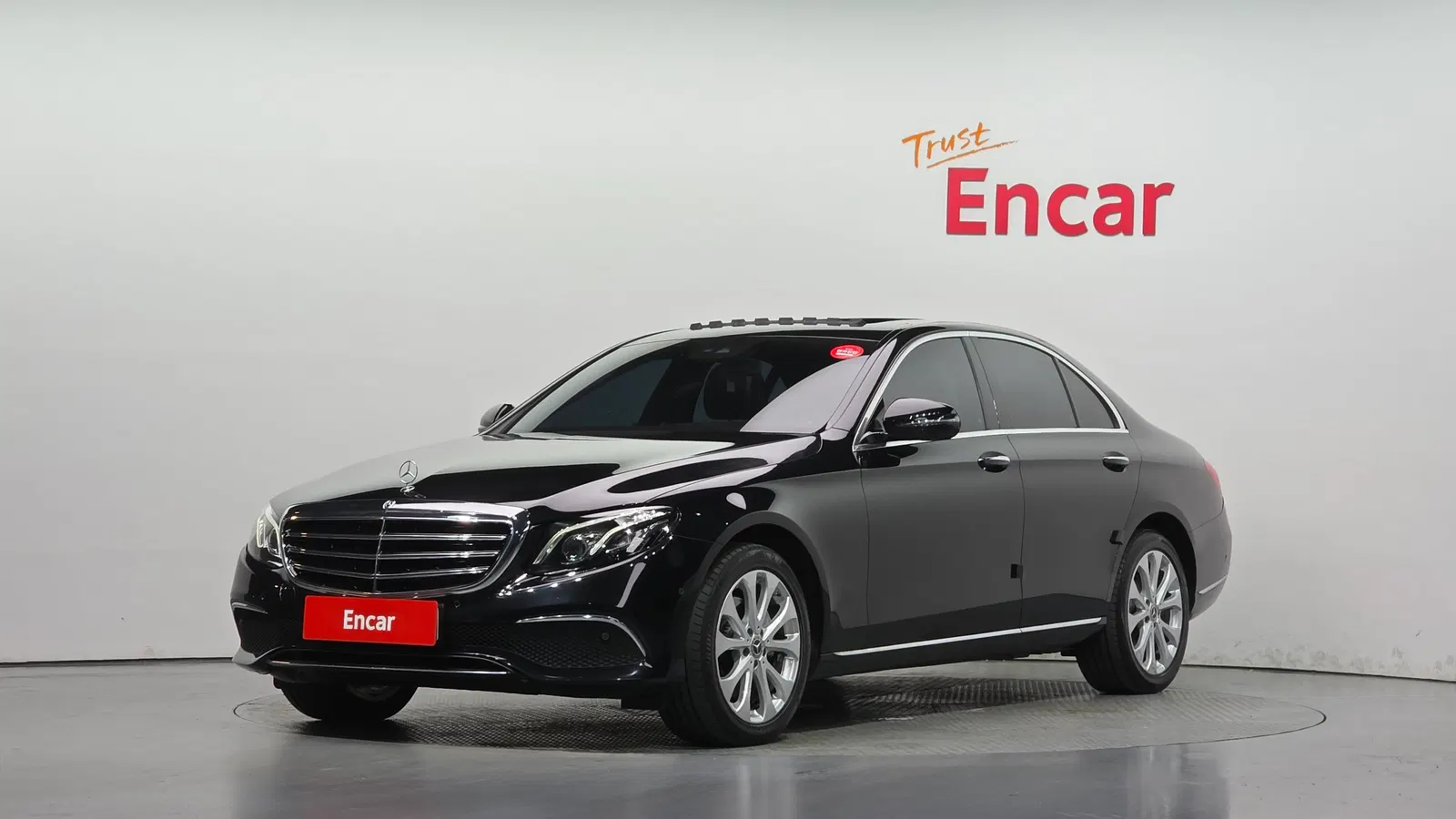 Mercedes-Benz Classe E E220d Exclusive (W213) 2019 — photo 1 sur 33