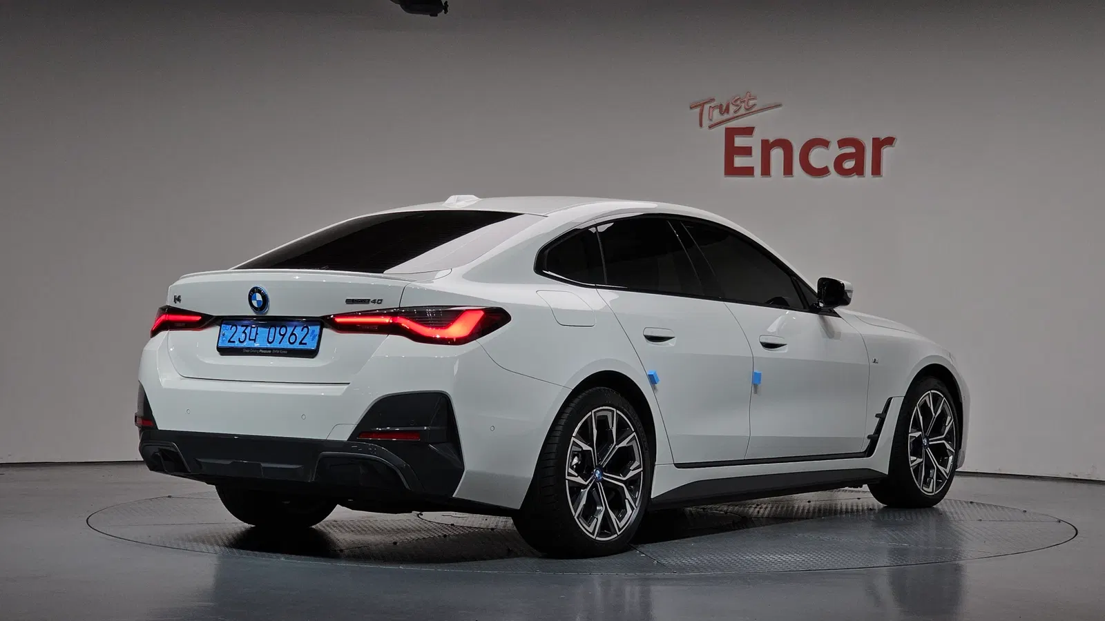 BMW i4 eDrive40 M Sport Pro 2024 — photo 1 sur 40