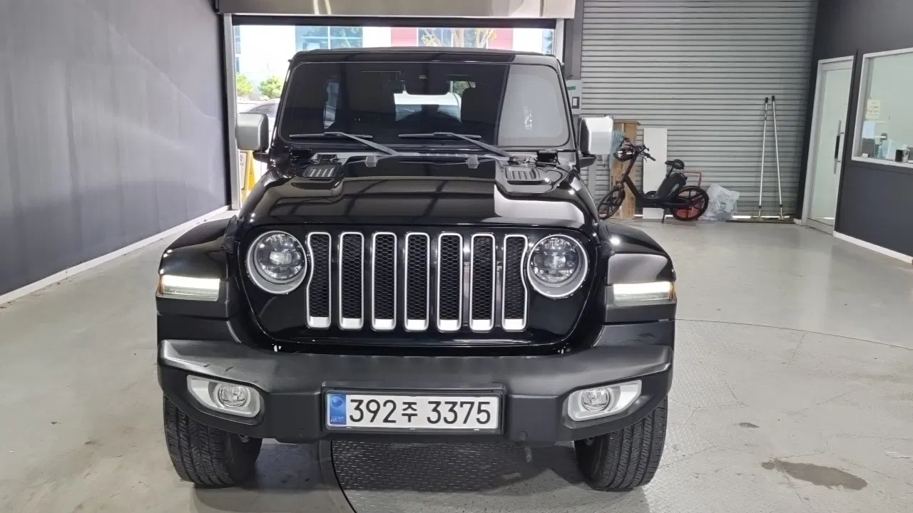Jeep Wrangler (JL) 2.0 Overland Power Top 4 portes 2023 — photo 1 sur 18