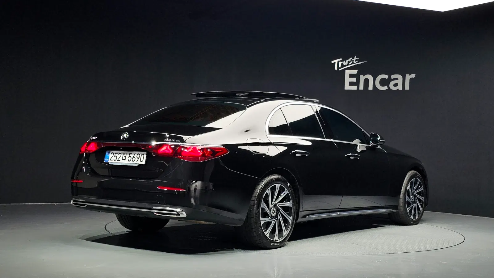 Mercedes-Benz Classe E E300 4MATIC Exclusive (W214) 2024 — photo 1 sur 33