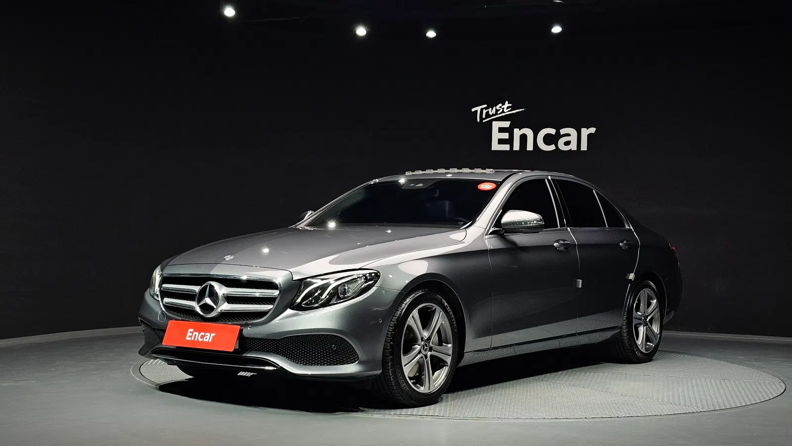 Mercedes-Benz Classe E E300 Avantgarde (W213) 2019 — photo 1 sur 20