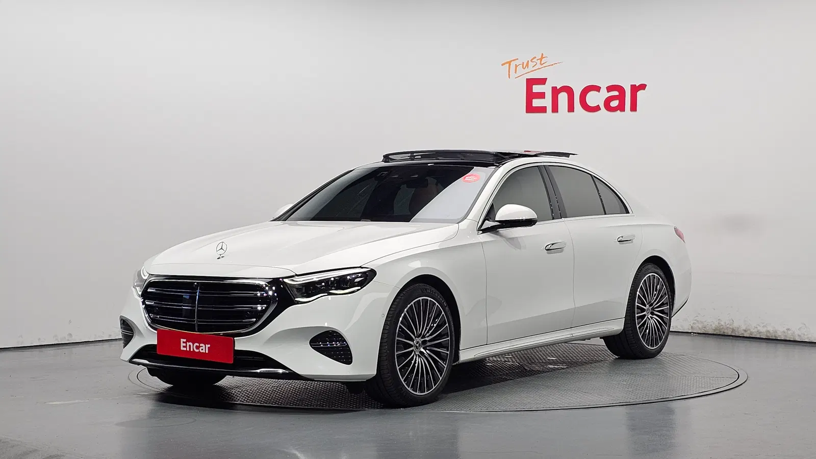 Mercedes-Benz Classe E E450 4MATIC Exclusive (W214) 2024 — photo 1 sur 37