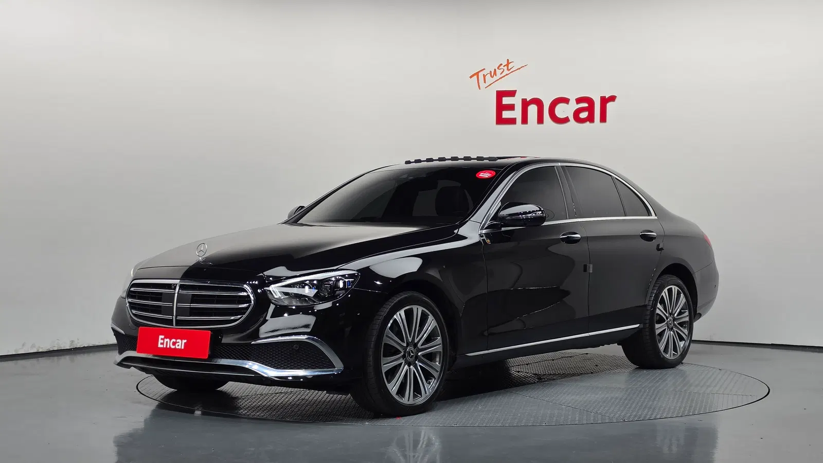 Mercedes-Benz Classe E E300e 4MATIC Exclusive (W213) 2023 — photo 1 sur 35