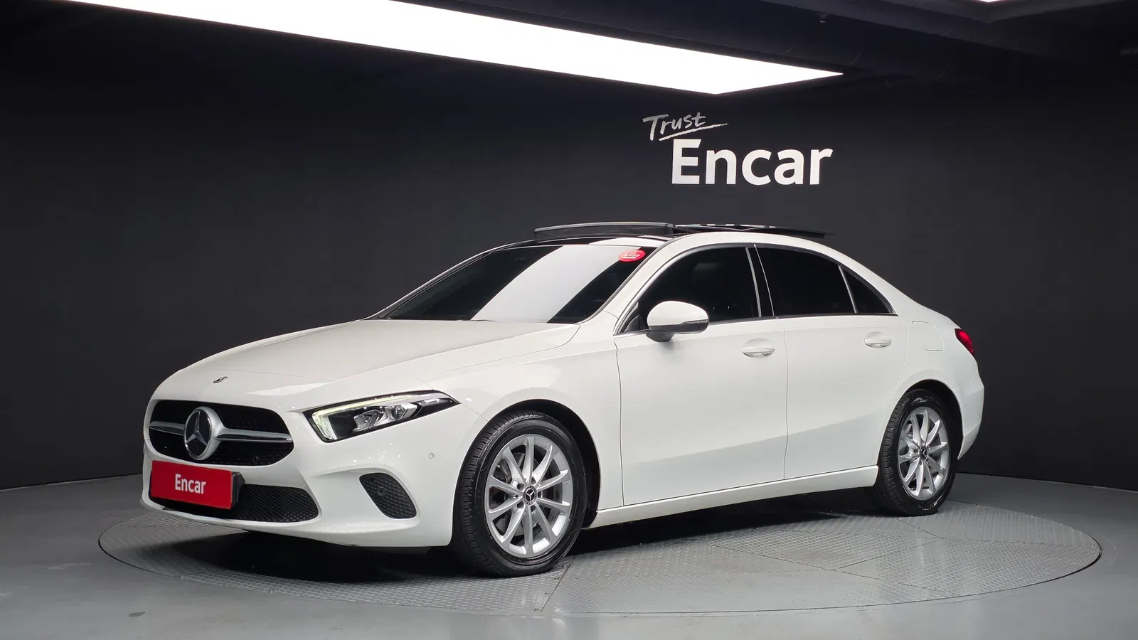 Mercedes-Benz Classe A A220 Berline (W177) 2020 — photo 1 sur 33