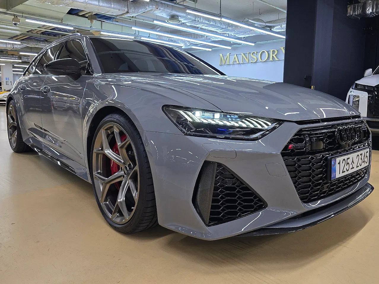 Audi RS6 (C8) 4.0 TFSI Quattro Avant Performance 2025 — photo 1 sur 26