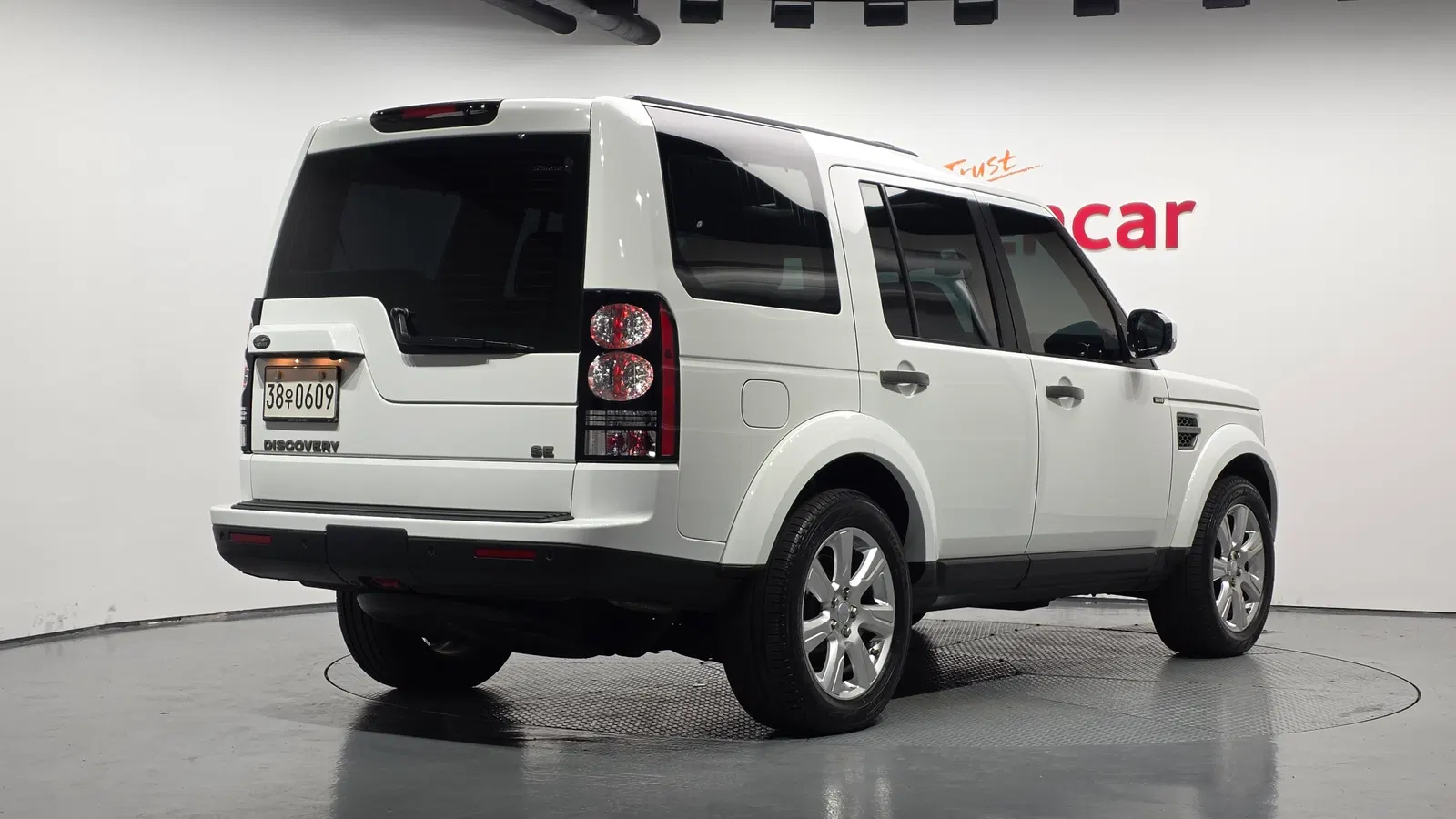 Land Rover Discovery 4 3.0 SDV6 SE 2016 — photo 1 sur 30