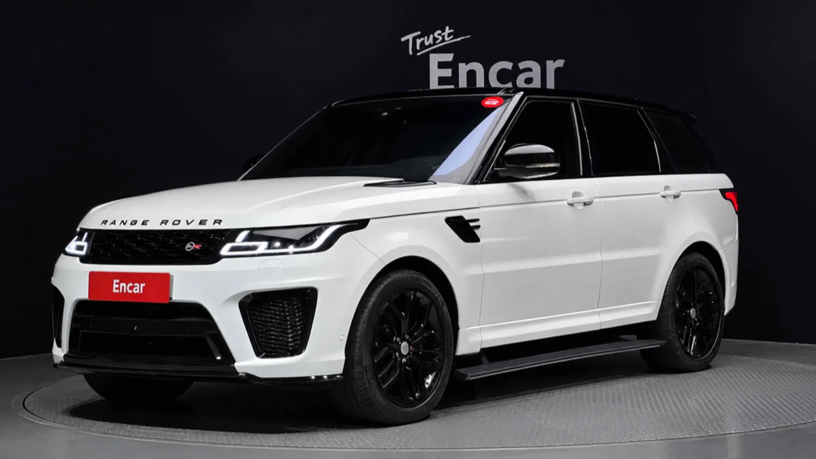 Land Rover Range Rover Sport 2e génération 5.0 SVR 2017 — photo 1 sur 26