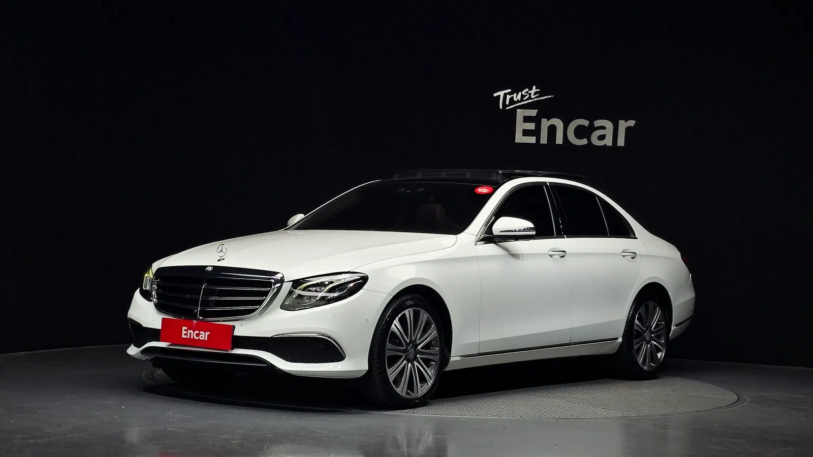 Mercedes-Benz Classe E E400 4MATIC Exclusive (W213) 2017 — photo 1 sur 20