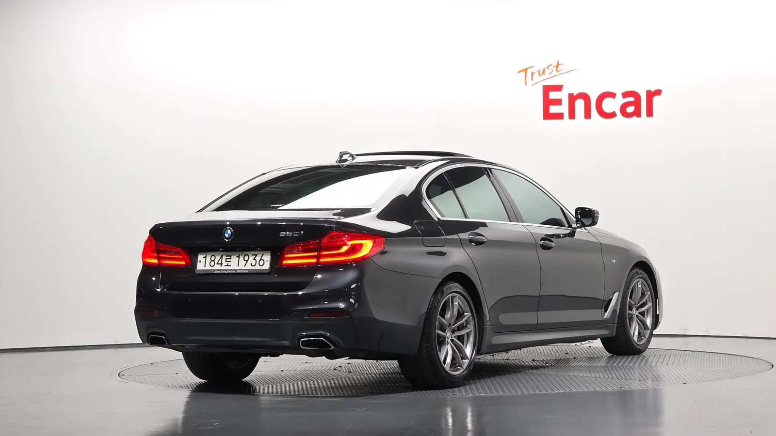 BMW Série 5 (G30) 520i M Sport 2020 — photo 1 sur 30