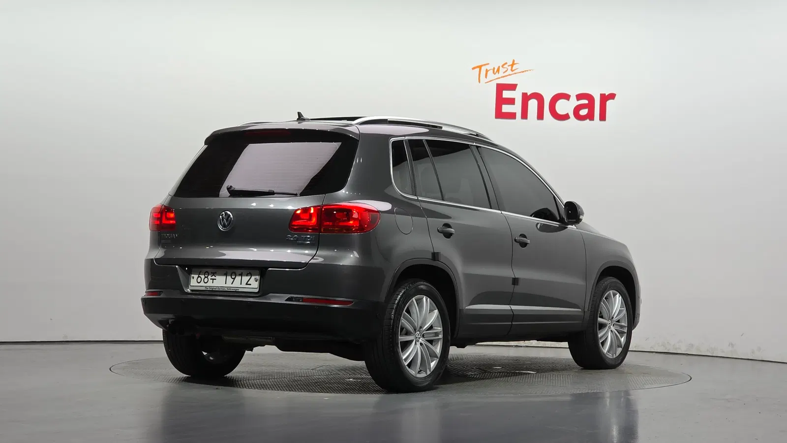 Volkswagen Tiguan 2.0 TDI Premium 2014 — photo 1 sur 32