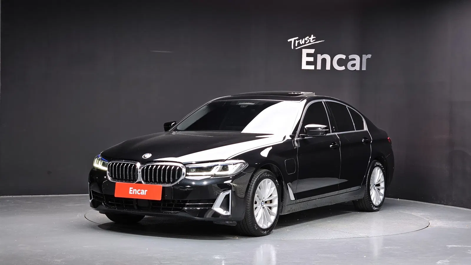 BMW Série 5 (G30) 530e Luxury 2021 — photo 1 sur 20