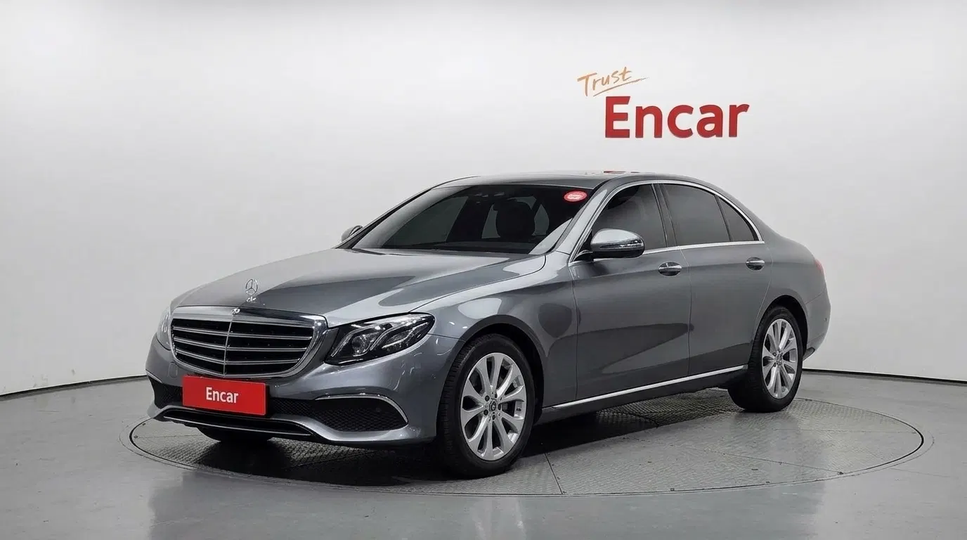 Mercedes-Benz Classe E E220d Exclusive (W213) 2018 — photo 1 sur 35