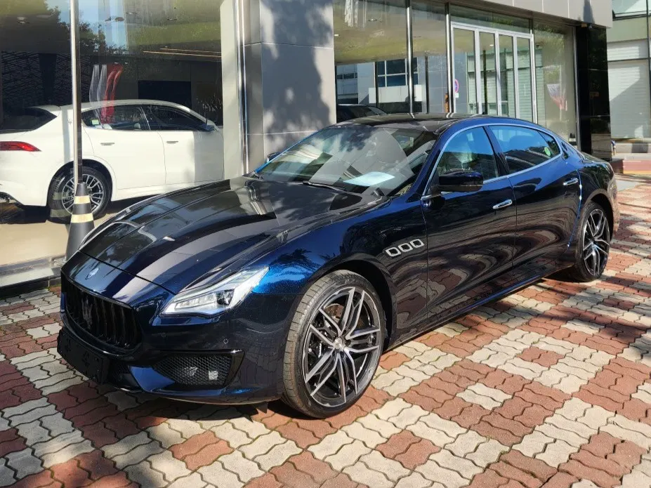 Maserati Quattroporte Q4 Modena 2023 — photo 1 sur 26