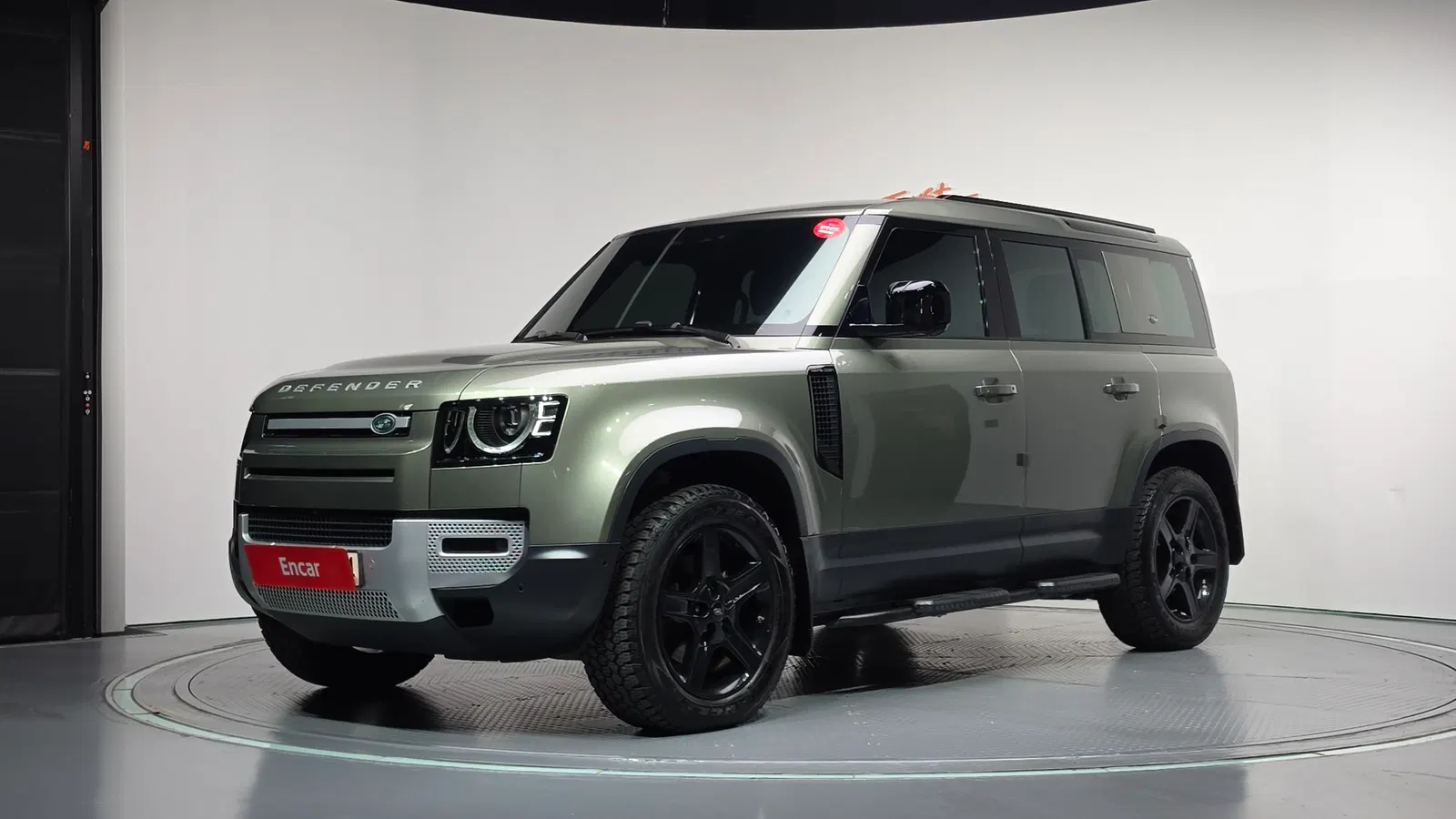Land Rover Defender (L663) 110 D240 SE 2020 — photo 1 sur 34